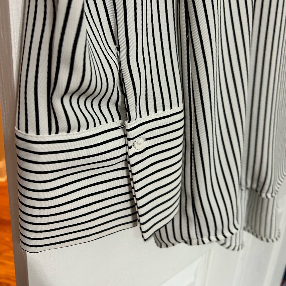 H&M Women’s Monochrome Striped Black and White Stripes  Heavyweight Tunic - Picture 7 of 7